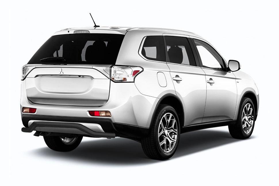 Защита заднего бампера d57 "волна" черная Mitsubishi Outlander (2015)