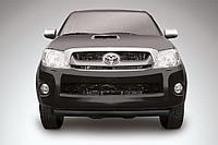 Защита переднего бампера d76 радиусная черная Toyota Hilux (2011) рестайлинг