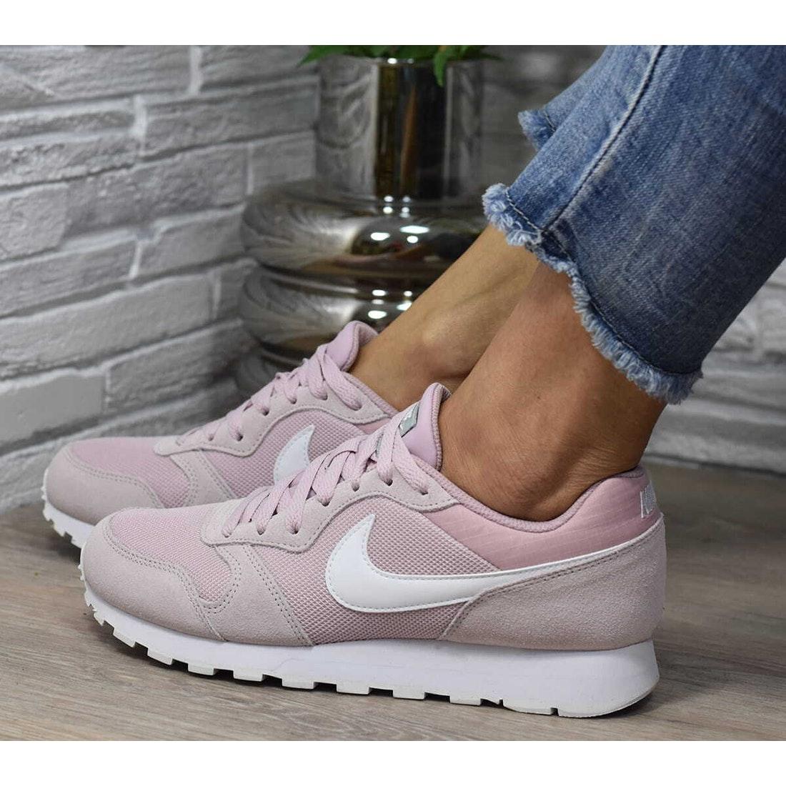 Кроссовки женские Nike WMNS MD RUNNER 2