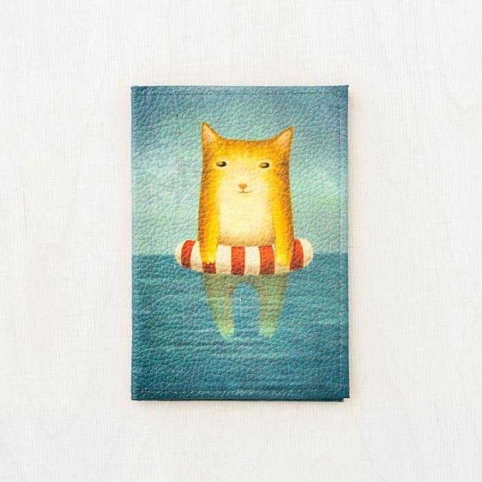 Кожаная обложка на паспорт «Котик со спасательным кругом»