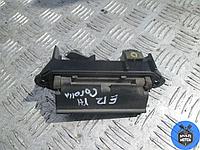 Кнопка открытия багажника TOYOTA COROLLA E12 (2001 - 2007 г.в.) 1.6 i 3ZZ-FE - 110 Лс 2003 г.