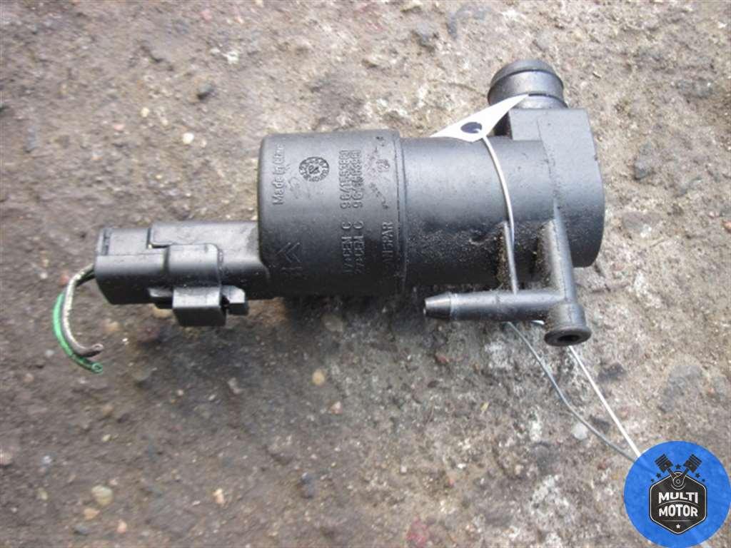 Насос (моторчик) омывателя стекла CITROEN BERLINGO I (1996-2006) 1.4 i KFX (TU3JP) - 75 Лс 2006 г. - фото 1 - id-p131726888