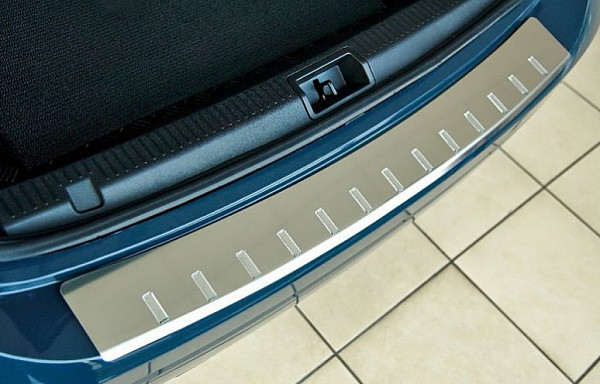Накладка на задний бампер с загибом, Зеркальная к-кт 1шт для BMW X5 II (E70) (2010-)
