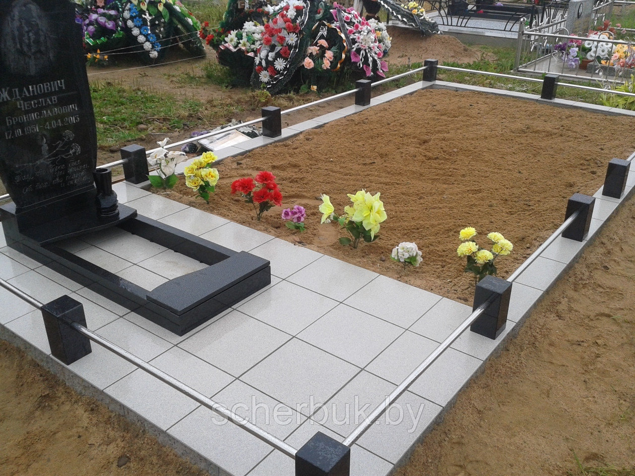 Ограды из гранита, заказать ограду на кладбище в Минске