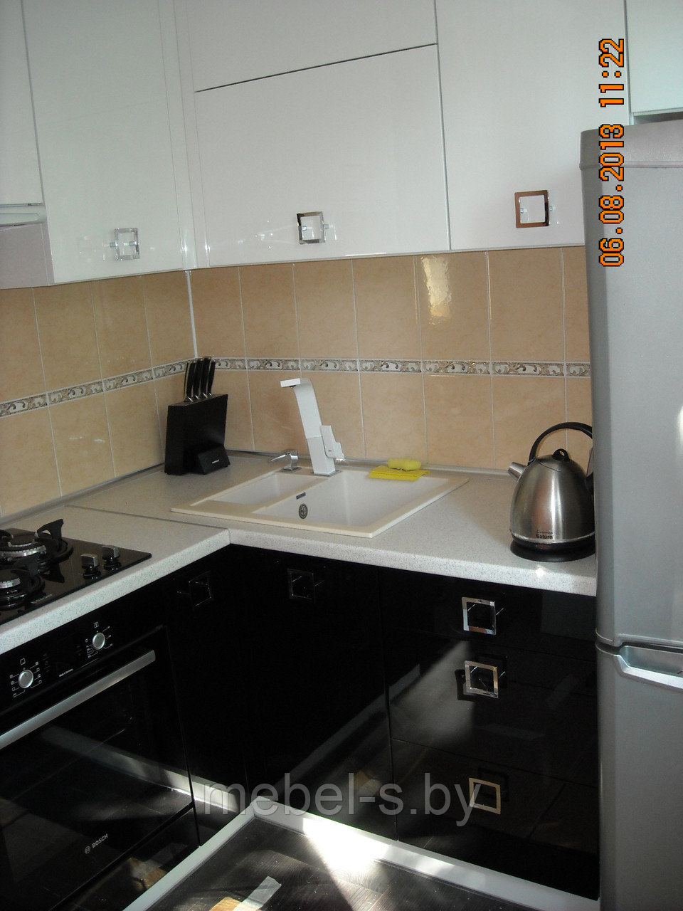 Кухня с крашеными фасадами