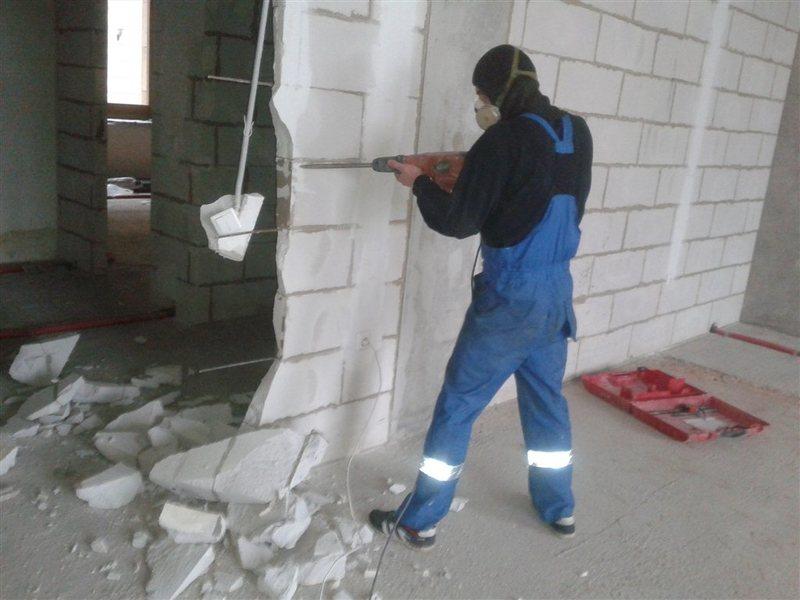 Демонтаж перегородки в квартире