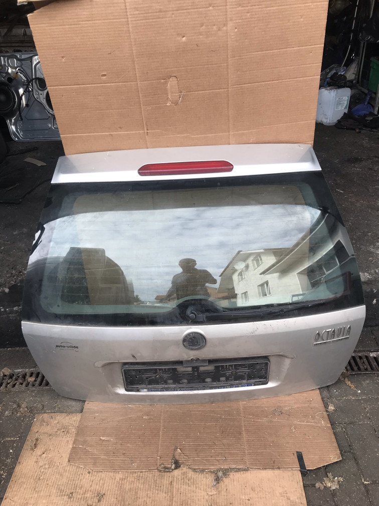 Крышка (дверь) багажника на Skoda Octavia 1 поколение (A4) [рестайлинг] - фото 1 - id-p111781825