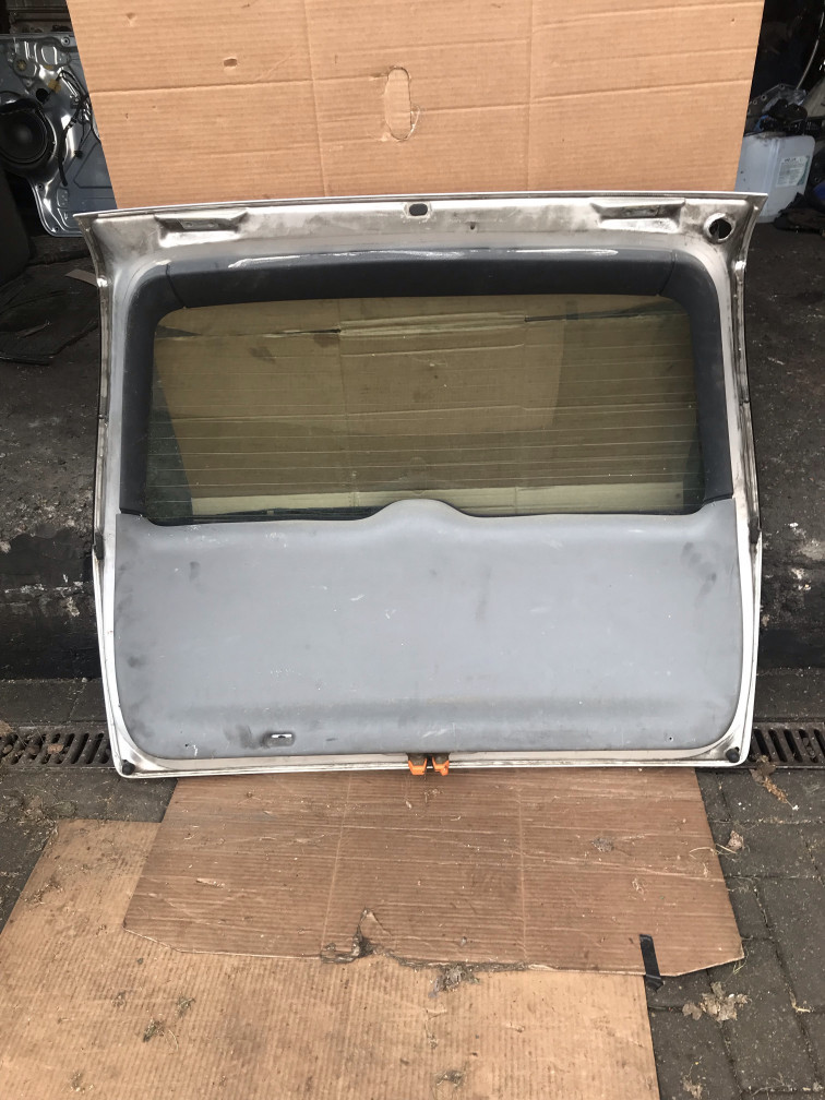 Крышка (дверь) багажника на Skoda Octavia 1 поколение (A4) [рестайлинг] - фото 2 - id-p111781825