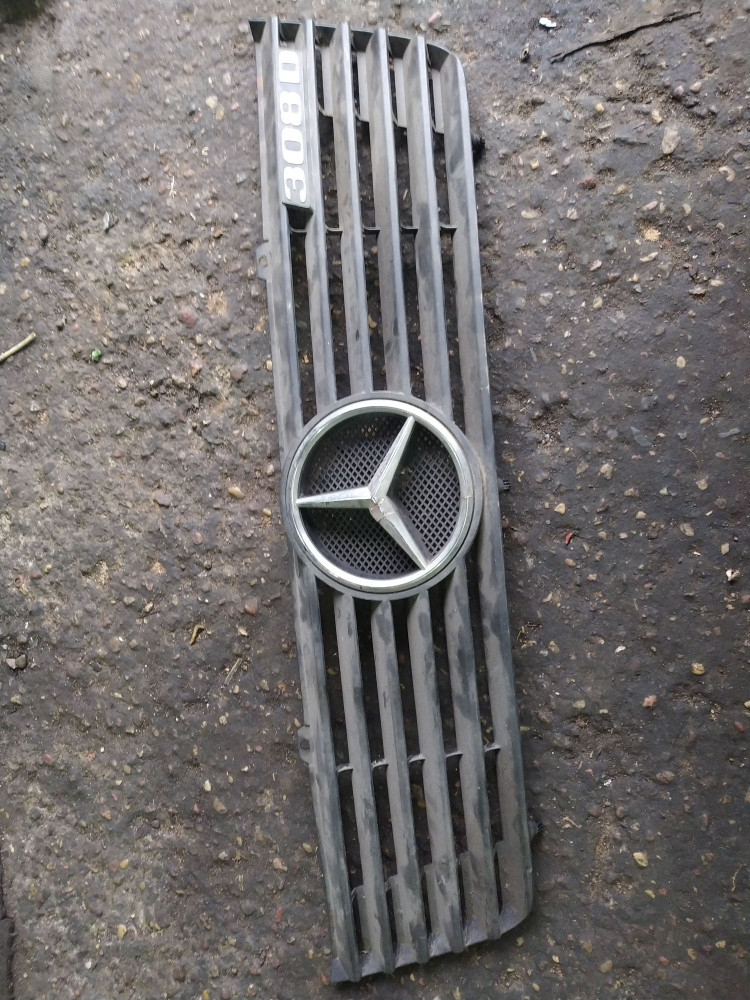 Решетка в бампер Mercedes-Benz Sprinter (W901-905) 2000 - фото 2 - id-p119080829