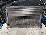 Радиатор основной на Volkswagen Caddy 3, фото 3
