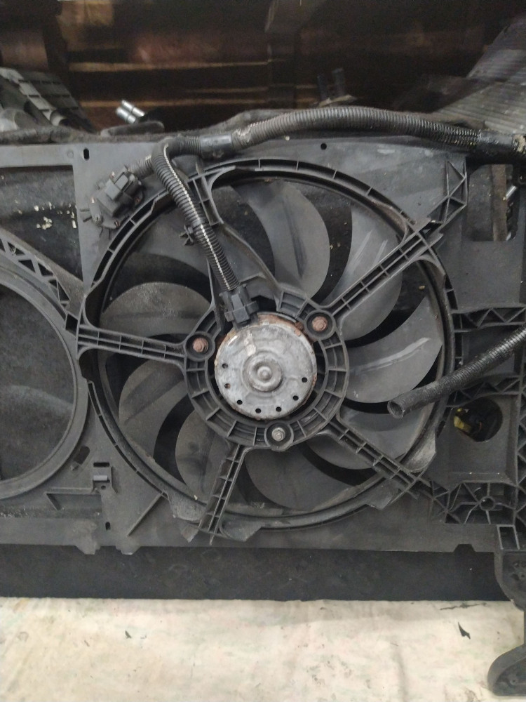 Вентилятор охлаждения на Renault Master 2  рест.