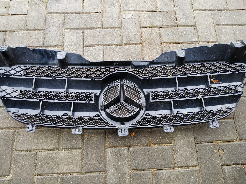 Решетка в бампер Mercedes-Benz Sprinter 2 рест. (W906) 2014 - фото 3 - id-p111781440