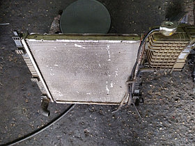 Кассета радиаторов на Mercedes-Benz Vito W638
