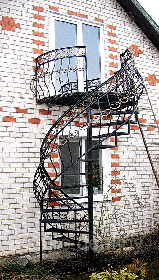 Кованая лестница винтовая +балкон Vajure.by №6