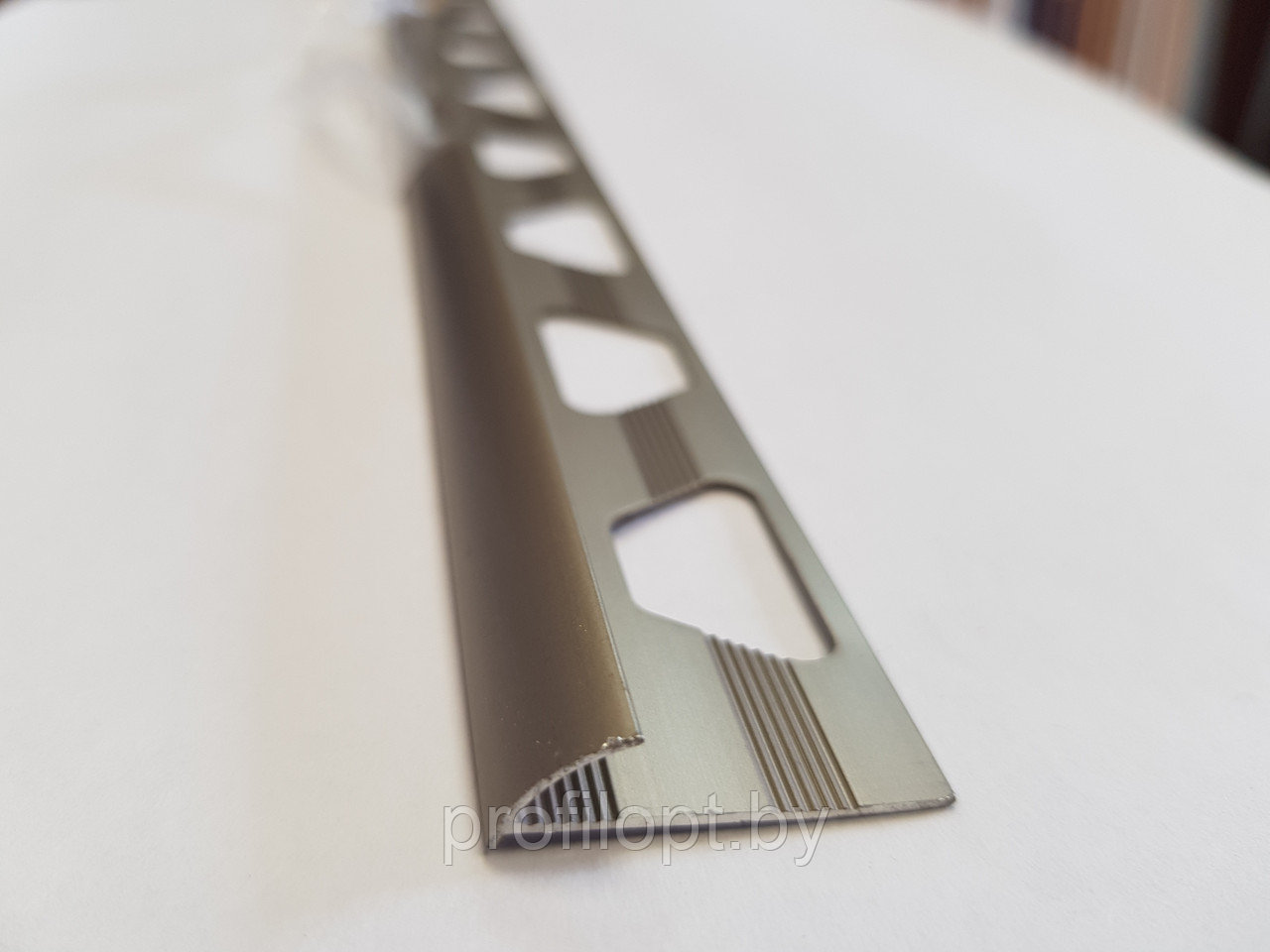Уголок для плитки алюминиевый полукруглый 8 мм, шампань 270 см - фото 1 - id-p132965380