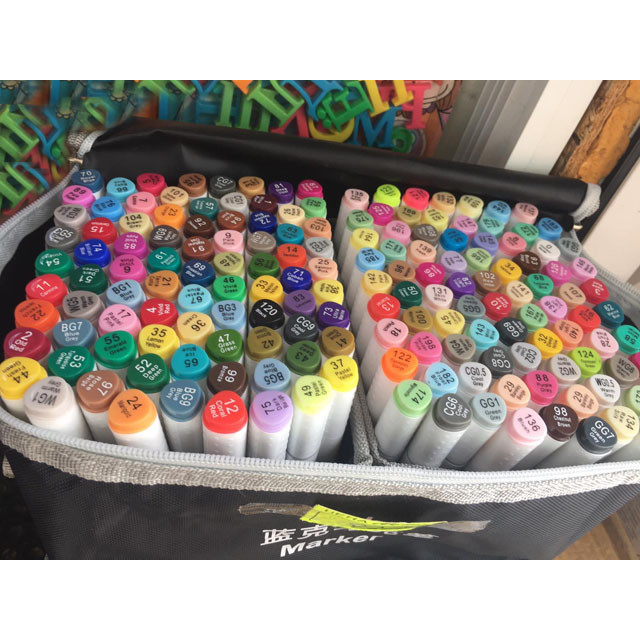 Набор маркеров для скетчинга 168 цветов (2 пера) в сумке - фото 2 - id-p132990620