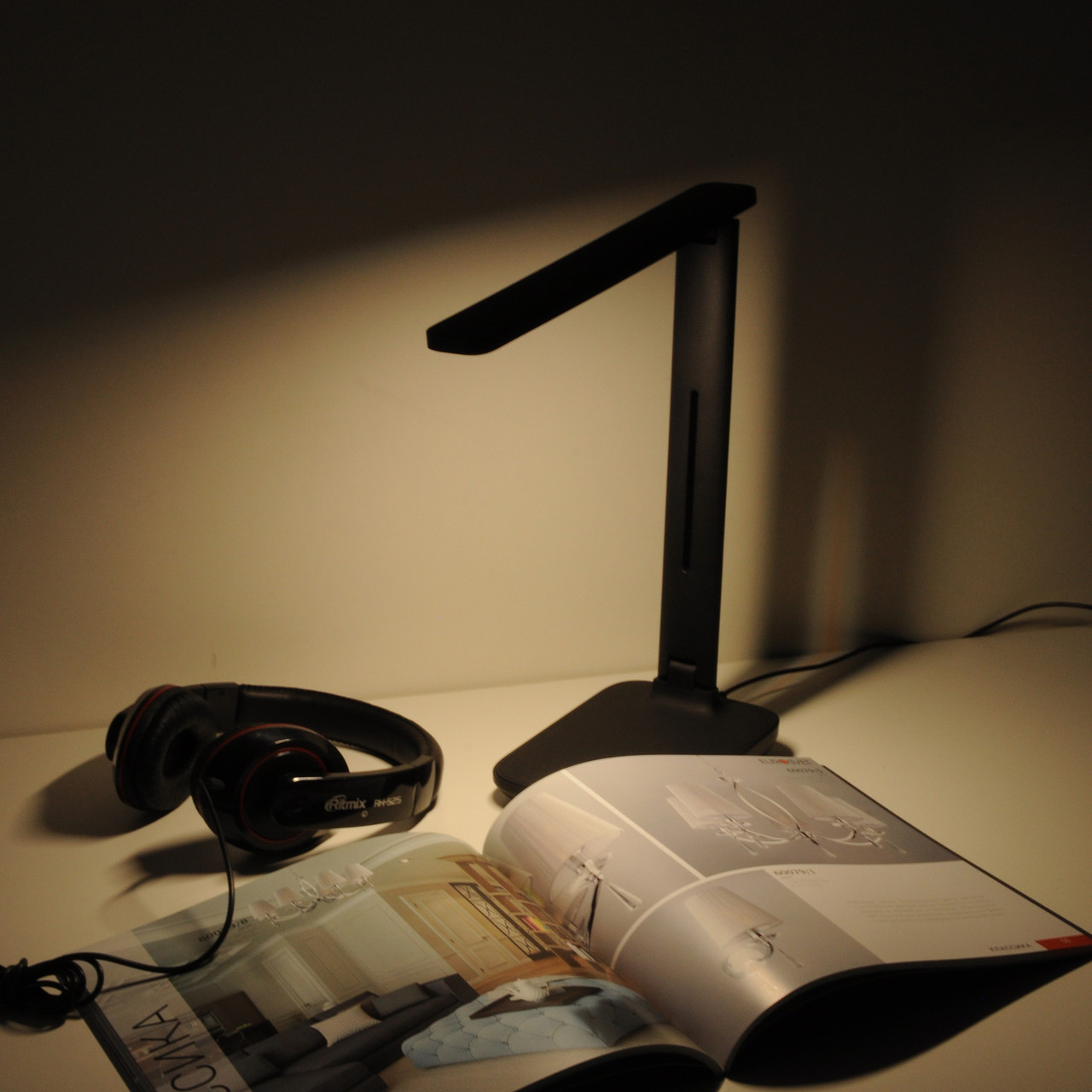 Светодиодная настольная лампа Elektrostandard PELE TL80960 черный - фото 2 - id-p133141815
