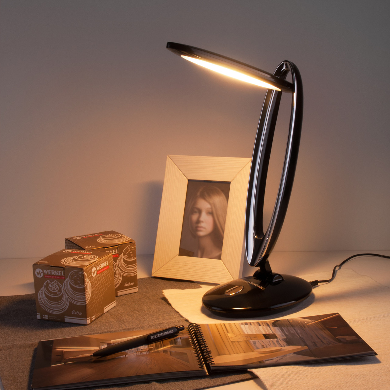 Светодиодная настольная лампа Elektrostandard SATURN TL80930 черный - фото 1 - id-p133146155