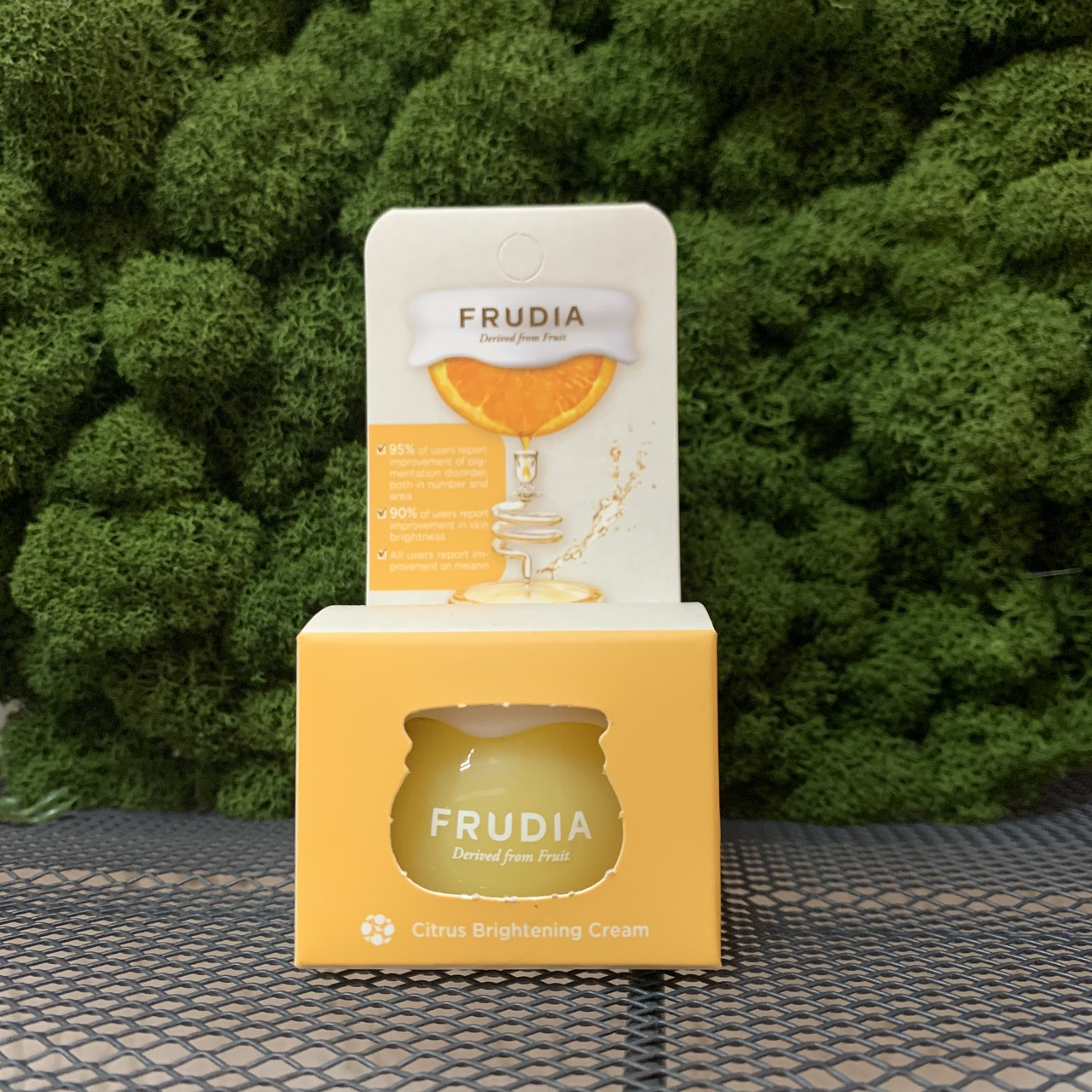Крем для лица (миниатюра) для сияния кожи Frudia Citrus Brightening Cream, 10 мл - фото 2 - id-p134155697