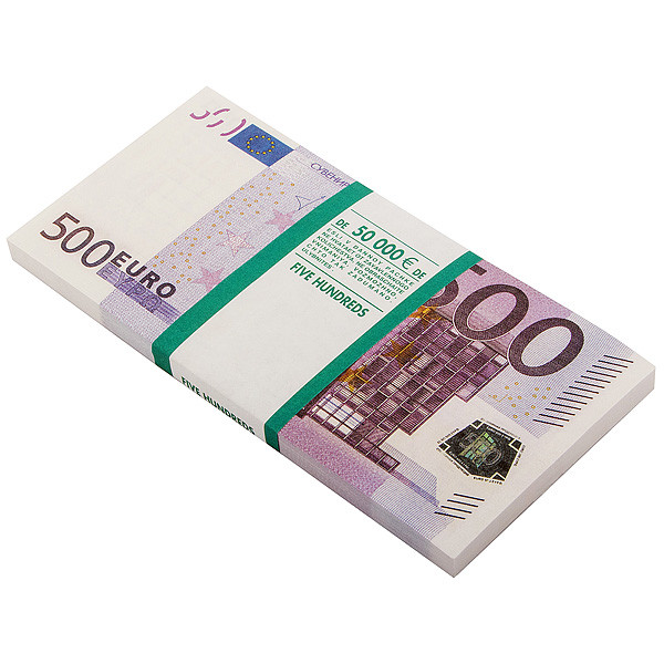 Сувенирная пачка денег 500 евро.