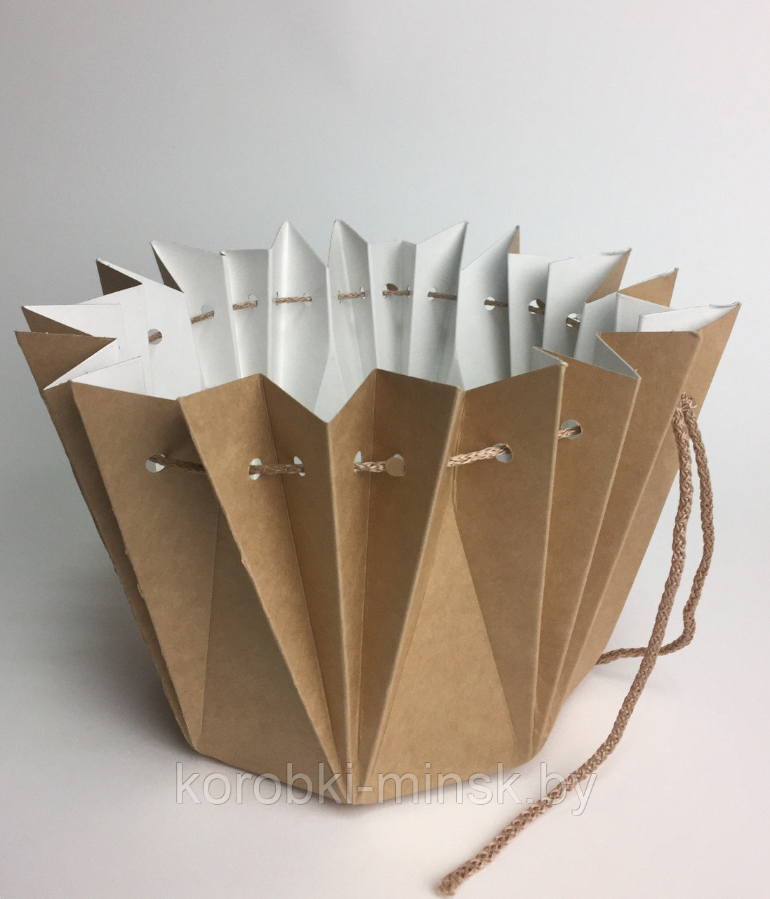 Аквабокс из ламинированного картона Крафт d16.5cm*16.5
