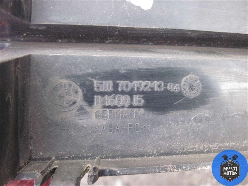 Заглушка (решетка) в бампер BMW 5 (E60/E61) (2003-2010) 3.0 TD M57 D30 (306D3) - 235 Лс 2006 г. - фото 2 - id-p134949325