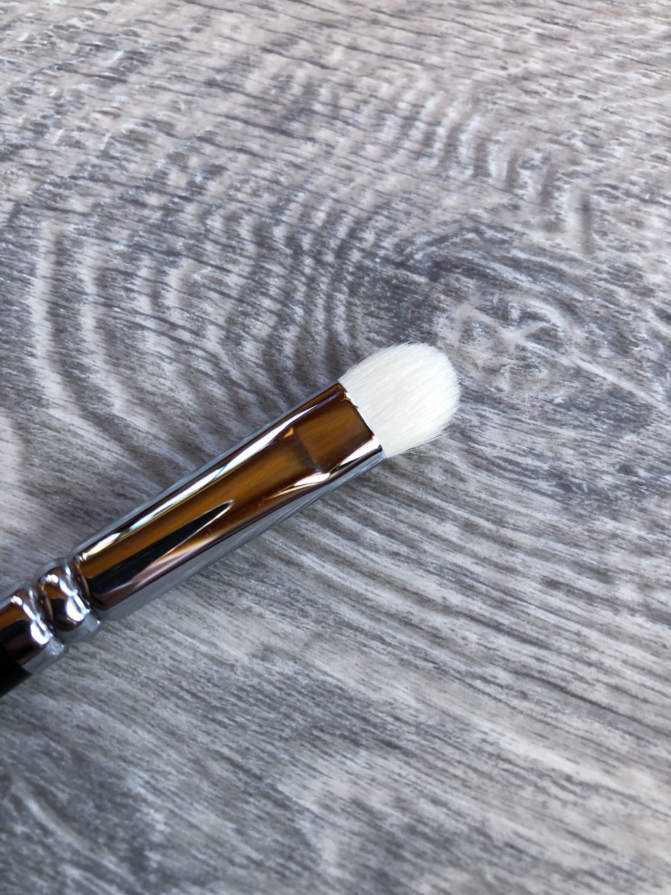114 MEDIUM ROUND EYES BRUSH