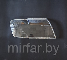 Стекло фары Mitsubishi Pajero 3 1999-2006 правое