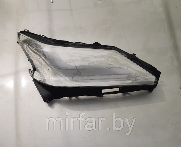 Стекло фары Lexus LX3 LX570 2015-2020 правое