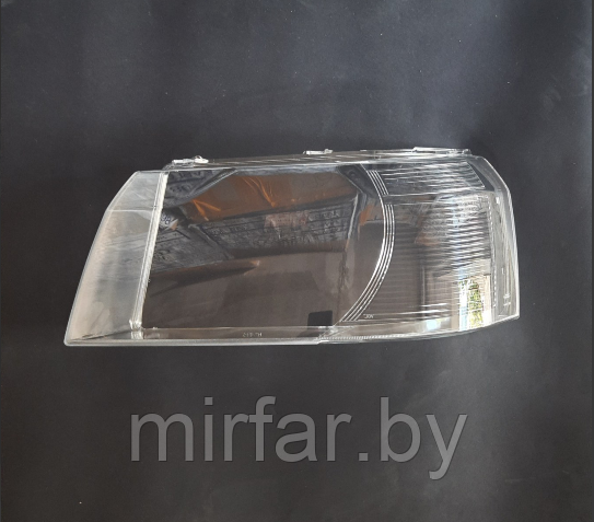 Стекло фары Land Rover Freelander 2 2006-2012 дорестайлинг левое