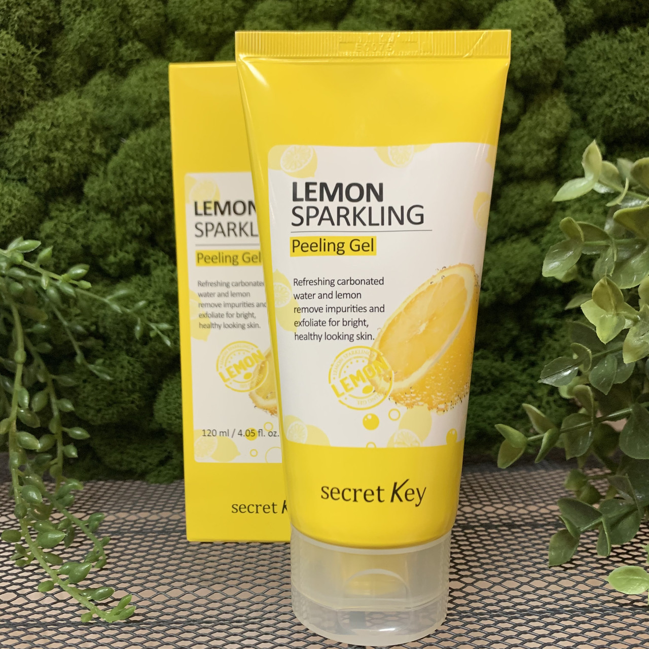 Пилинг-гель для лица с экстрактом лимона Secret Key Lemon Sparkling Peeling Gel, 120 мл - фото 1 - id-p135594948