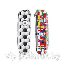 Нож складной Victorinox World of Soccer 0.6223.L2007