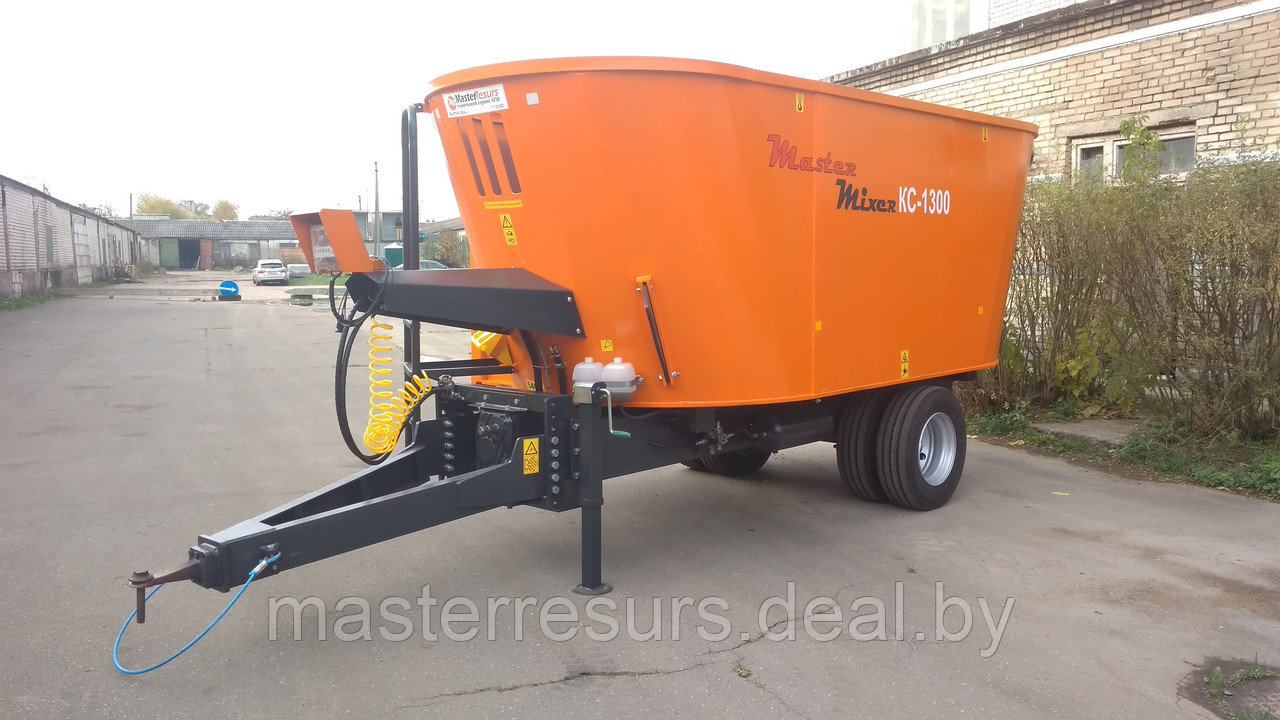Кормораздатчик-смеситель КС-1300-1 "Master Mixer"