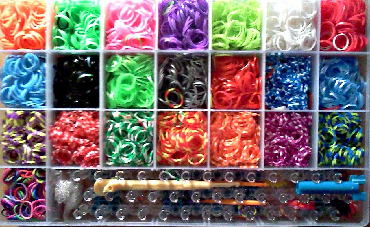 Набор резинок 6000 шт в футляре с усиленным станком(оригинал) резинки для плетения браслетов - фото 1 - id-p10254070
