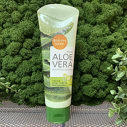 Успокаивающая пенка с алоэ Welcos Kwailnara Aloe Vera Moisture Real Cleansing Foam, 150 мл