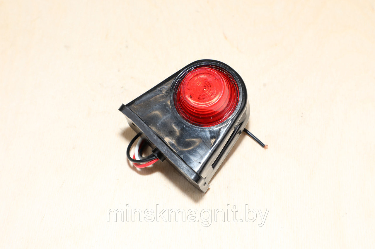 Фонарь габаритный кабины белый+красный (уши) светодиодный Е102 (светодиод) МАЗ - фото 1 - id-p54130817