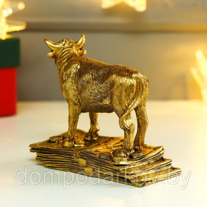 Сувенир полистоун "Золотой бык на золотых купюрах" 8,5х4,7х11 см - фото 4 - id-p137021156