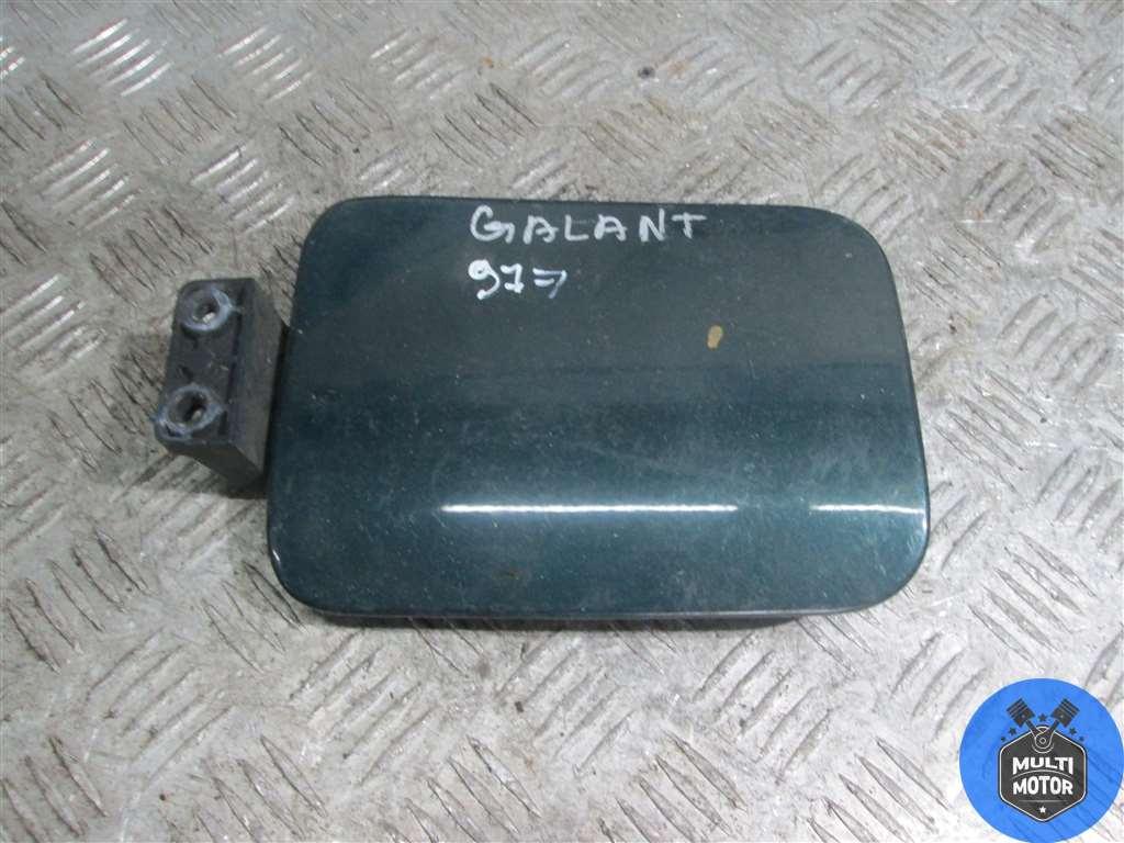 Лючок топливного бака MITSUBISHI GALANT (1996-2004) 2.0 i 4G63 (SOHC 16V) - 133 Лс 1999 г. - фото 1 - id-p137039391