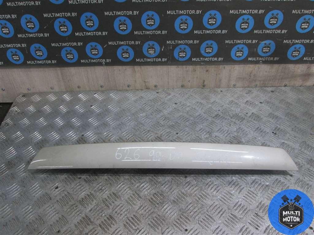 Накладка подсветки номера MAZDA 626 (1997-2002) 2.0 i 2000 г. - фото 3 - id-p137039628