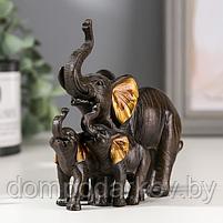 Сувенир полистоун "Слон африканский коричневый со слонятами" золотые ушки 11х12х5,5 см, фото 2
