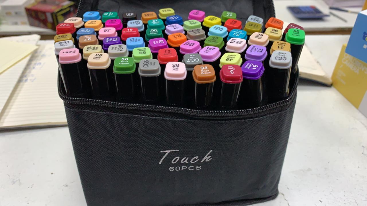 Набор маркеров двухсторонних для скетчинга 60 цветов (2 пера) в черном чехле - фото 1 - id-p123256875