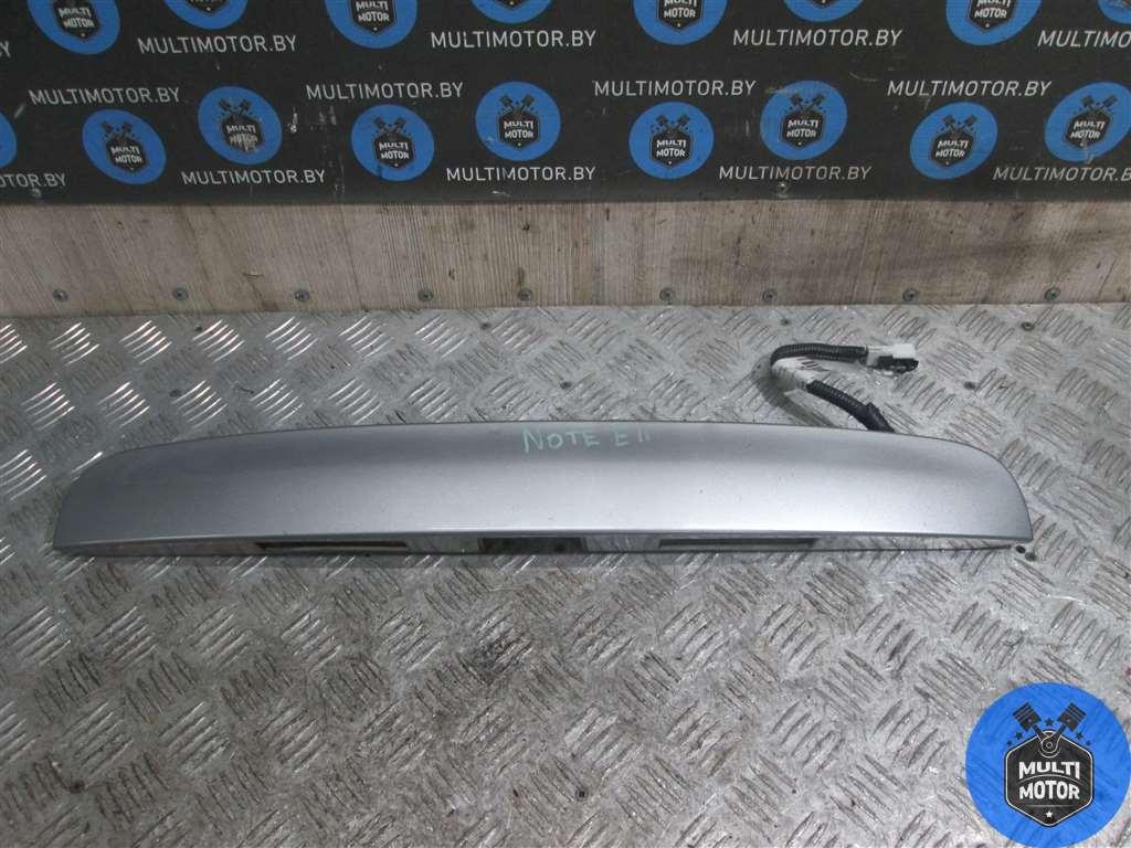 Накладка подсветки номера NISSAN NOTE E11 (2006-2017) 1.5 DCi K9K 292 - 103 Лс 2008 г. - фото 1 - id-p137187611