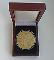 Футляр для одной монеты в капсуле Ø 56.10 мм деревянный с черным ложементом