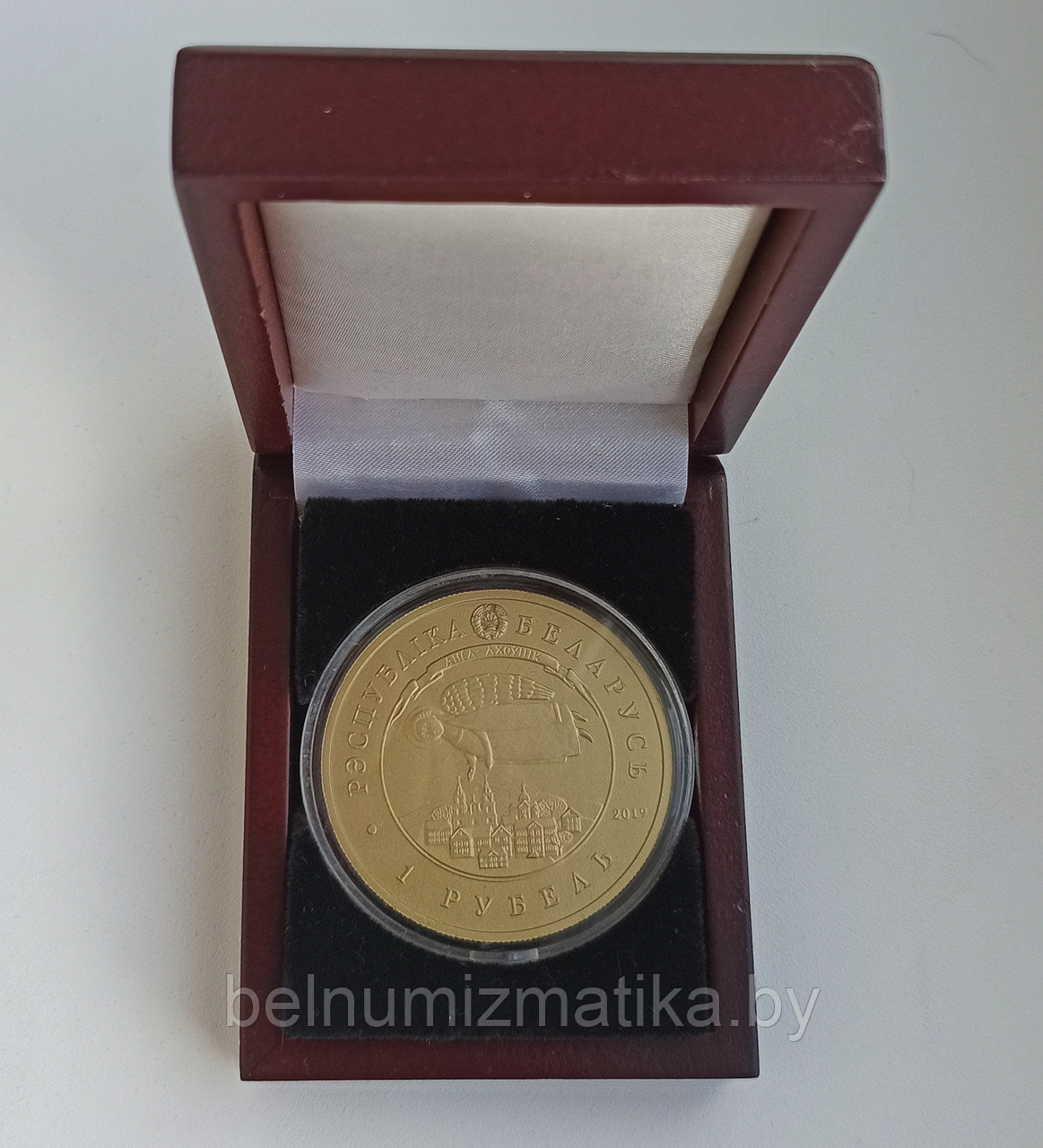 Футляр для одной монеты в капсуле Ø 56.10 мм деревянный с черным ложементом - фото 1 - id-p137266628