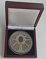 Футляр для одной монеты Ø 74.00 мм деревянный с черным ложементом