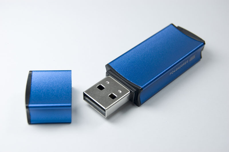 Флеш накопитель USB 2.0 Goodram Edge UEG2, металл, синий, 128Gb - фото 1 - id-p137293549