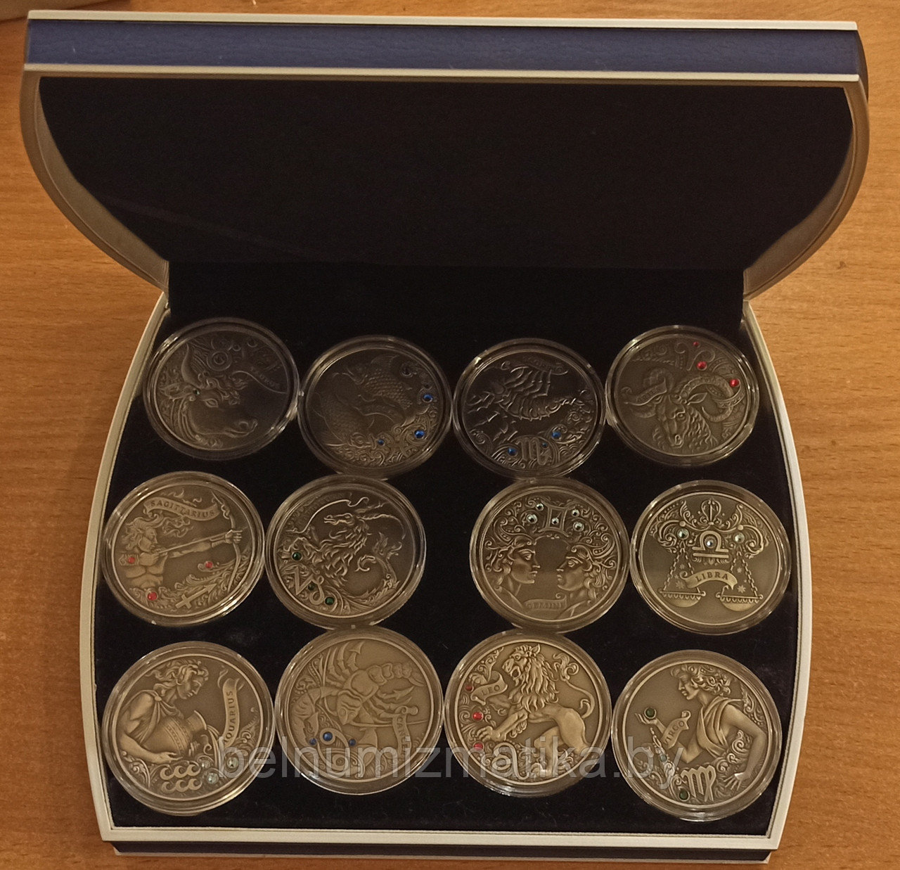 Футляр для монет с ложементом на 12 ячеек Ø 45.00 mm синий
