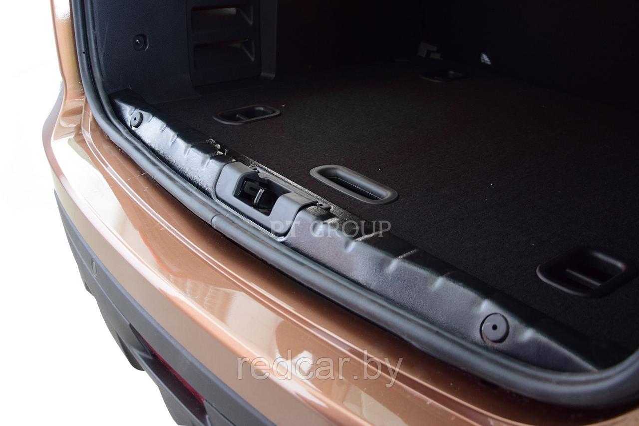 Накладка в проём багажника (ABS, черное тиснение) LADA XRAY с 2016 - фото 3 - id-p137949687