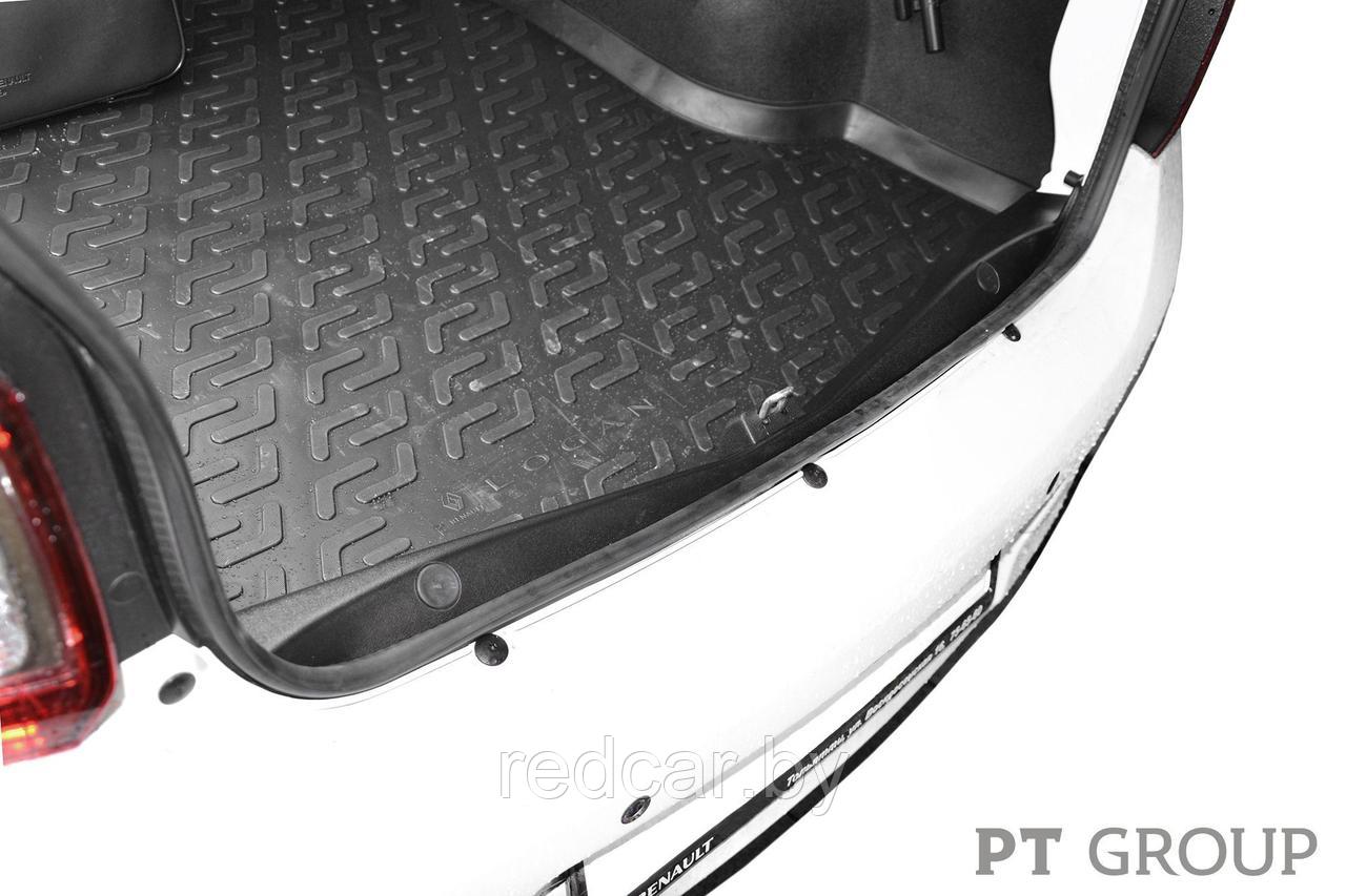Накладка в проем багажника (черное тиснение) (ABS) PT GROUP (Россия) ОРИГИНАЛ для Renault LOGAN с 2014 - фото 5 - id-p137949688