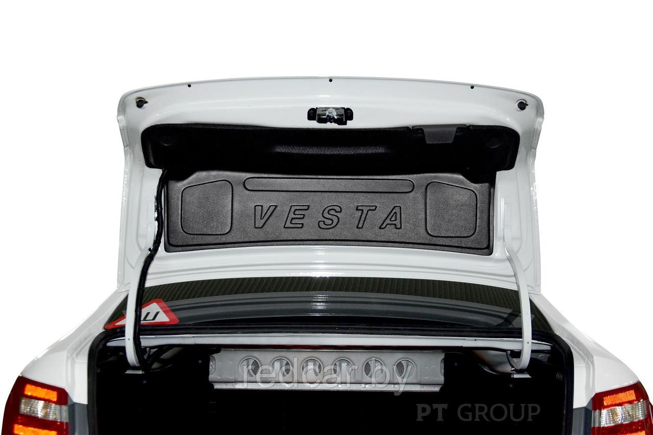 Внутренняя облицовка крышки багажника с логотипом (ABS) LADA VESTA с 2015, PT GROUP(оригинал) - фото 1 - id-p137949692
